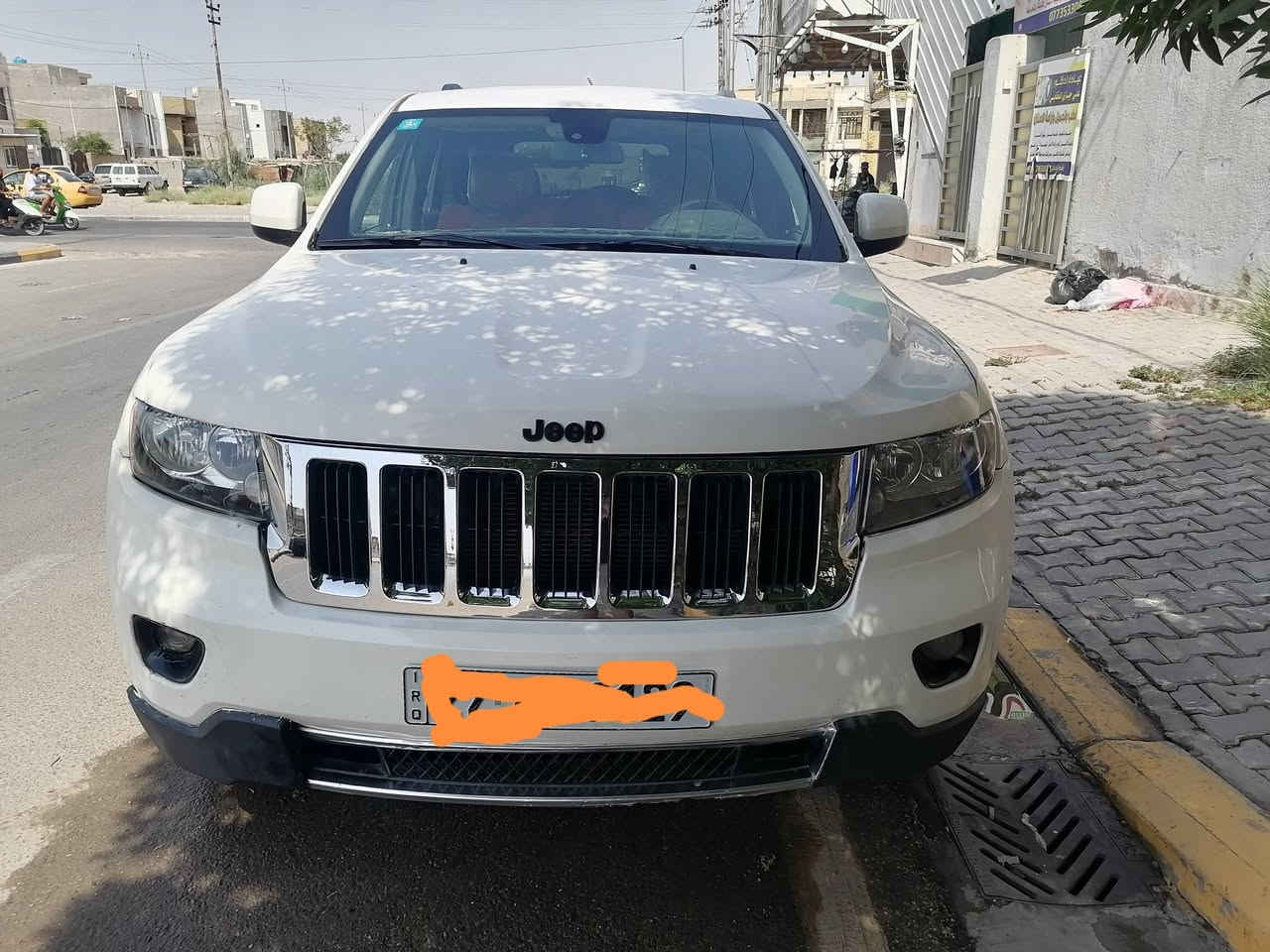 🚨 للبيع سيارة جيب وارد أمريكي    موديل 2012 🚨 مشروع وطني
🔹 المحرك: 3600 V6
🔹 اللون: أبيض
🔹 الرقم: ذي قار
🔹 صبغ: مصبوغة عام
🔹 المحرك والكير والكاردن والحدادية والكهربائيات: مكفولة
🔹 اللايت: زينون عالي وناصي
💧 تبريد قطعتين ثلج 
🔹 شرط التراي: من بغداد إلى البصرة
🔹 شرط دينار واحد، ماذب عليها 
📍 مكان السيارة: الكوت 
السيارة  تجي تفحصها وتقتنع بنفسك، وما عندي غير الكلام الواضح والصريح.
📞 للتواصل والاستفسار:
***********
