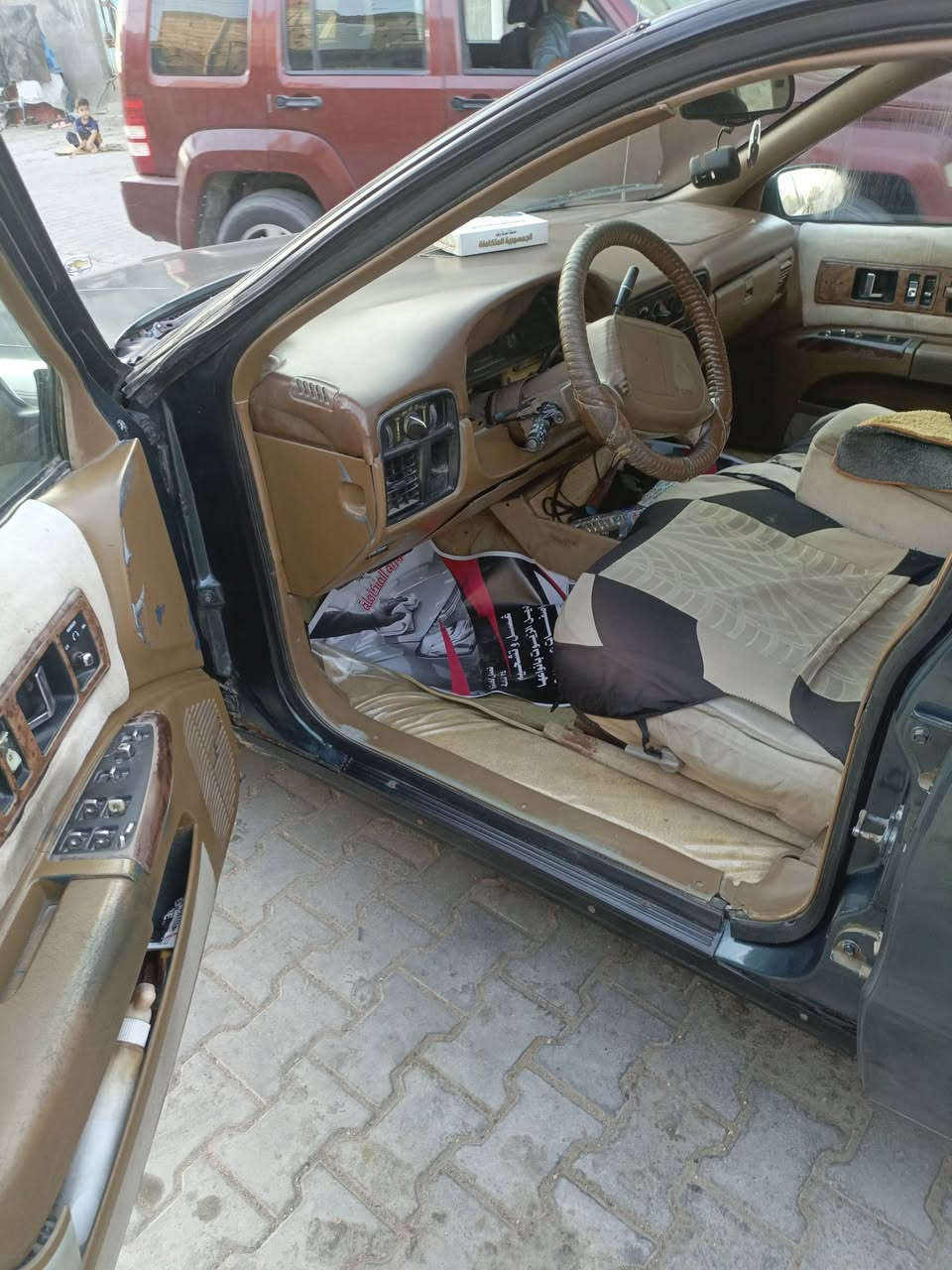 السلام عليكم مكلف بنشر
سياره دولفين مجول موديل 96 
رقم بصره وراعيه شرعي موجود تحويل ثاني يوم 
حداده نظيفه دواخل جدد كهربائيات كله شغاله بلاديه 
كير ومحرك بلادي سعر 25 وبيه مجال قليل 
*********** عنوان البصره
