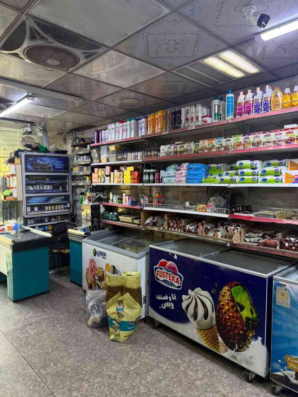 يا الله السلام عليكم يوجد سوبر ماركت للبيع ملك طابو صرفة المساحة ٧٥ متر في منطقة الشرطة الخامسة في شارع المدارس مجهز كامل من ناحية الغراض والكامرات والعارضات والمجمدات للأستفسار ***********
