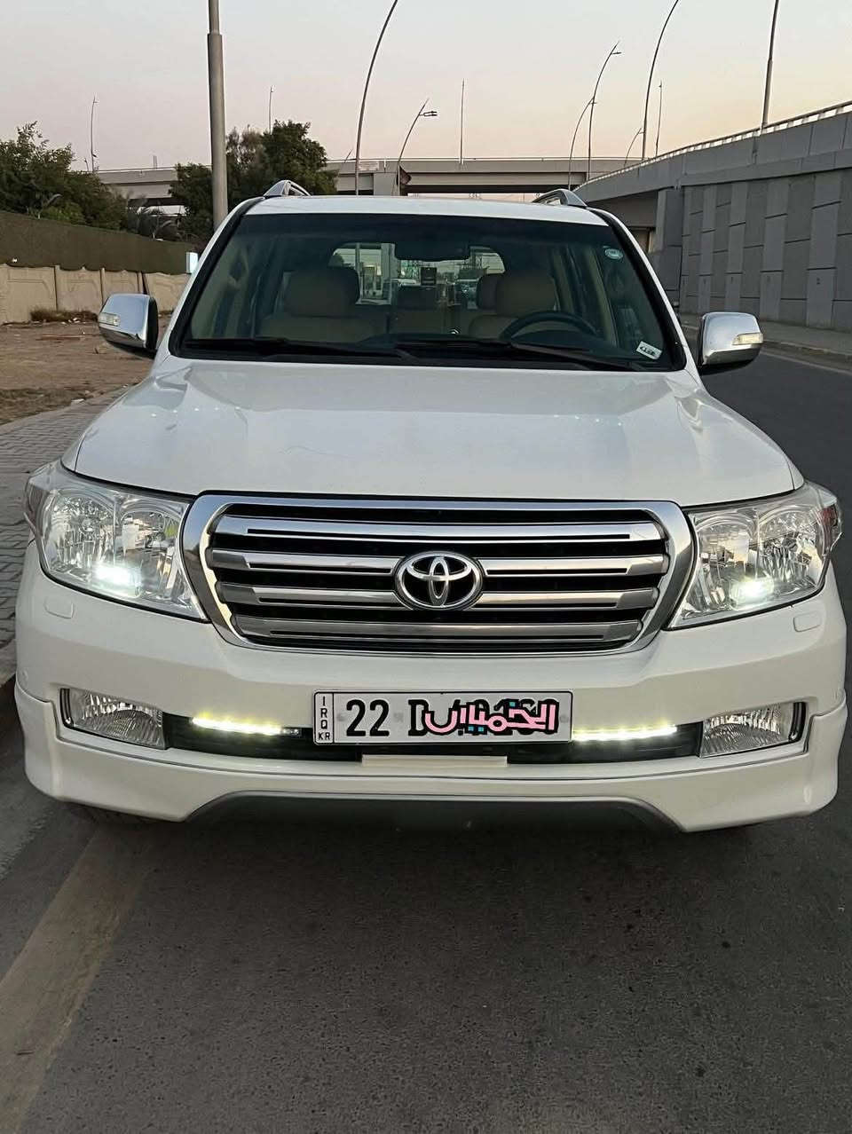 السلام عليكم سعر مناسب جداً
لاندكروز 2011 

ماشيه 165

6V محرك مفتوح 

كشنات جلد بقلاوه7 راكب 

3 قطع تبريد تحكم ستيرن كرسي كهرباء 

رقم اربيل بأسمي  

لا صبغ ولا معجون مكفوله 

بجم مفتوح براغي فقط 

مكاني بغداد سعر 268$

رقم الهاتف ***********
