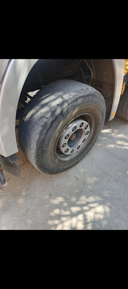 السلام عليكم تايرات للبيع أو مراوس ب٢٤ مكان بابل الكفل***********
