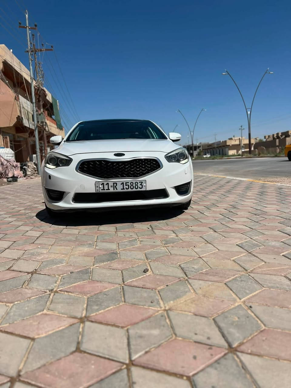 السلام عليكم للبيع او مراوس بشي اقل
الموديل 2014 
 كيا كادينزا خليجي  داخل ملكي VIP
السيارة فول ١/١ VIP 
6 سلندر 

المواصفات✅فول فول 
-بانوراما 
-تشغيل بصمة مع بصمة الابواب الامامية
داخل ابيض ملكي VIP
-نظام ترحيب
-انارة بالمرايات والابواب الامامية
-كاميرا وحساسات خلفية
-حساس ماسحات
-بردة خلفية متحركة
-كشنات كهربائية جلد تدفئة وتبريد  
-كشنات خزن ميموري 
-لوحة تحكم بالكشن الخلفي
-لد امامي وخلفي
-تحكم كامل بالستيرن
-شفتات ستيرن رياضي بلادي
-نظام ترحيب 
-اشاير مري+شفط+قلاب 
-محرك مفتوح كازكيت ما بي اي عيب 
وباقي مواصفات الكادينزا معروفه 
السياره بيها فقط بارد بسيط في الهلال و جاملغ الأمامي موضح
 سيارا بااسمى " تحويل + وكاله بشرط - +سنويه جديده +رقم جديد بغداد انكليزي
السعر 145 
***********
