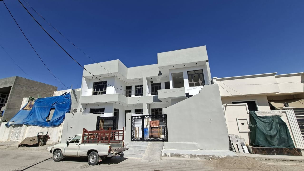 خلفه صبغ كافه الاصباغ ول عوازل ول معاجين مكان ديالى الاتصال ***********
