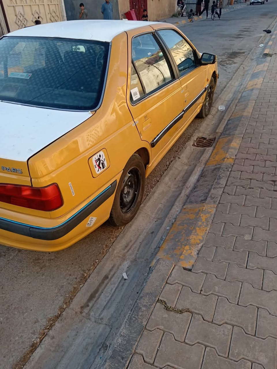 ⚠️للبيع 
بيجو بارص موديل 2015  رقم بغداد مكفولة كفالة عامة                شرط التحويل سنوية جديدة 
كير مكينة مكفولات تبريد ثلج تدفئة شغالة كهربائيات كلهة شغالة 
العنوان ديالى خان بني سعد 
السعر 45 وبيها مجال للشراي 
***********
