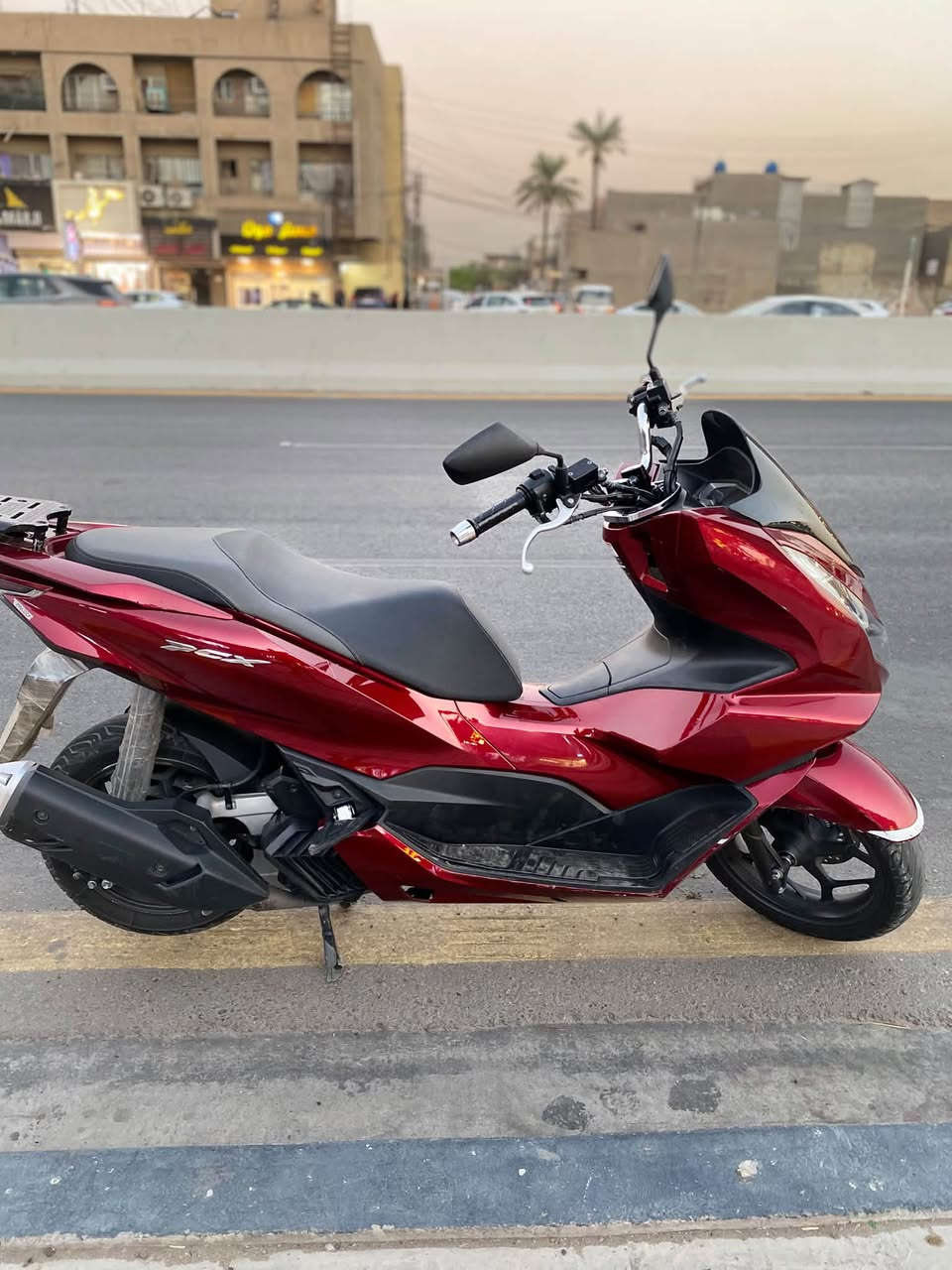 سلام عليكم دراجه للبيع يابانيPcxجيل 4ماشيه20دراجه أيبي أس مغلفه بي بي أف دراجه بحالات وكالا بصمه وحده دراجه جاهزه من كشي أضغط رقم 1ويجيك سعر أو اتصل ***********
