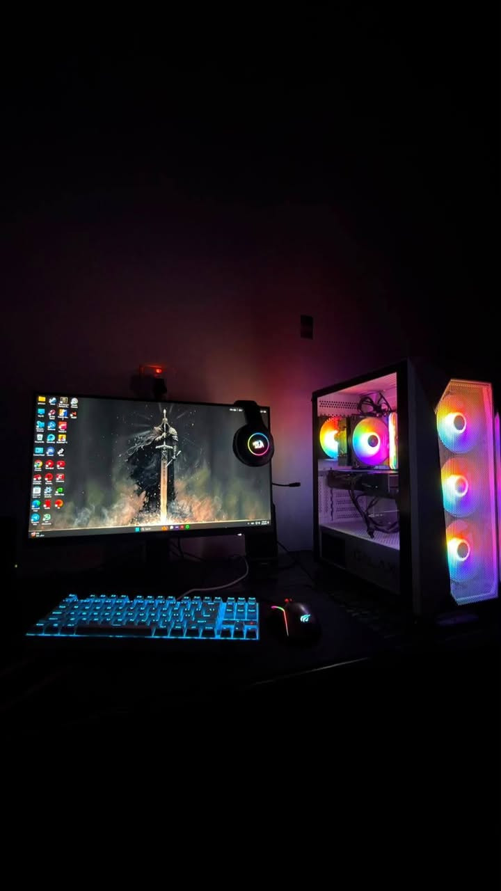 السلام عليكم 

CPU:  Core i5 12400F 
MB: ASUS PRIME H610M-K D4
GPU: ASUS RTX 4060 DUAL 8GB
RAM: DDR4 Corsair Vengeance PRO RGB 16GB (8x2) 3600 White
Storage 1: NVMe LEXAR 256GB
Storage 2: SSD Hikvision 1TB SATA3
PSU: Gamdias Kratos 750W RGB Bronze
cooler: Huntkey 
OS: Windows 11 Pro Sticker (Original Key)
Monitor: MSI 24 180Hz FHD IPS 1ms
Keyboard: Redragon K552 KUMARA 80%
Mouse: Havit MS1028 7200DPI RGB
Headset: REDRAGON H260 RGB Wired  Black
السعر مليون و600 الف وبيهة مجال مكاني بغداد الدورة *********** موجود واتساب
