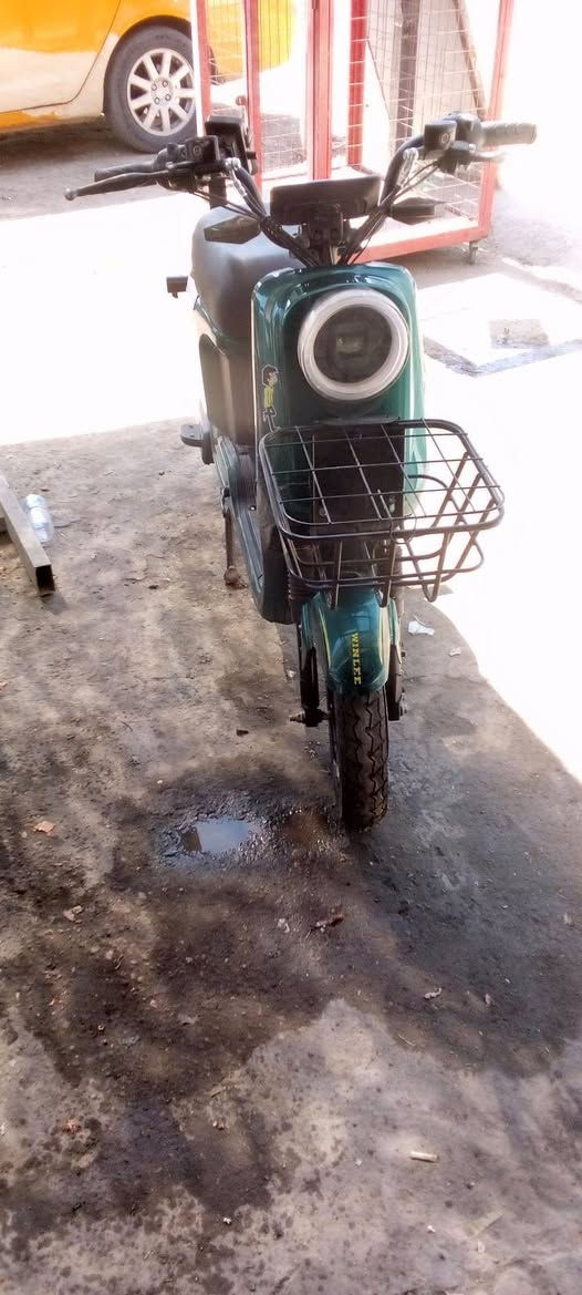 دراجه شحن ار 9 نظيفه جدا نقص باتريات السعر 250 بغداد حي الجهاد ***********
