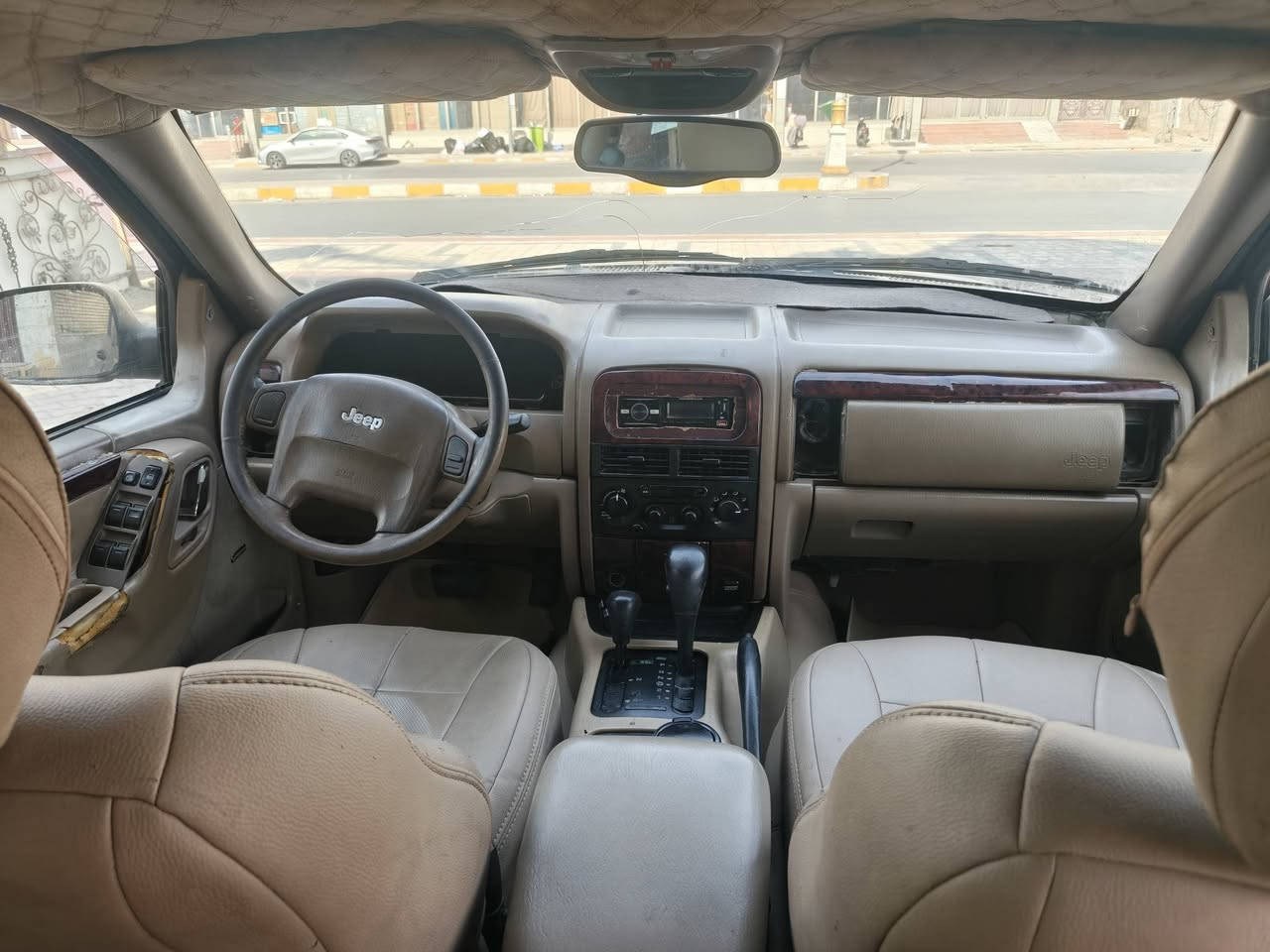 سلام عليكم جيب شيروكي موديل 2002
سياره محرك محور فيفتي 3000 مكفول محرك وكير واكسن
سياره مابيهه ضربه ولاصبغ بلاديه حداديه جديده كشنات كهربائي جدد تخم تاير باتري جديد تبريد عطلان مكان سياره ناصريه مركز
ملاحظه مداور ثاني يوم سنويه  لغايه 2028 سياره رقم بصره سعر قفل 50
للاستفسار ***********
