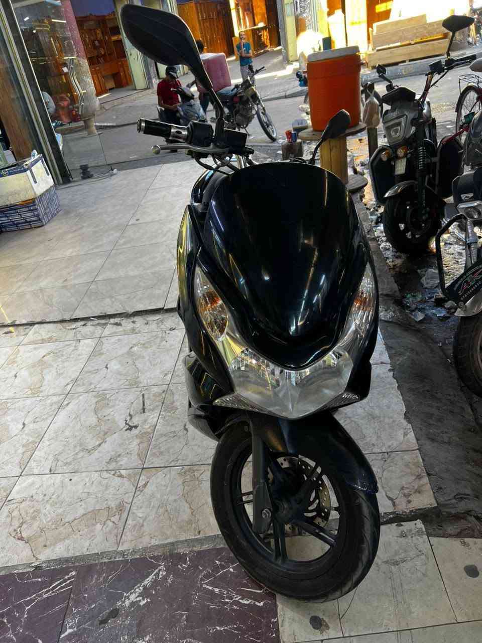 Pcx 2016 مرقم بأسمي رقم انبار دراجه حيل نضيفه وبلاديه مكاني الفلوجه ***********
