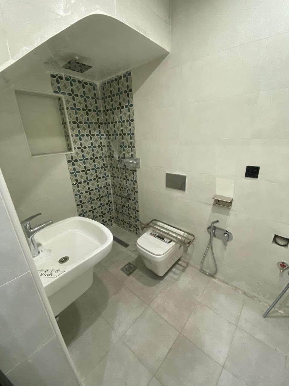 للايجار في منطقة السيدية

دار سكن مساحة 80 متر Modern🌟

يحتوي على ثلاث غرف نوم

واحده ارضيه وصالة ومطبخ وخدمات عدد (2)

ايجار الدار مليون و250 قفل غير قابل للتفاووض

موقعة السيدية الضباط

للاستفسار :***********
