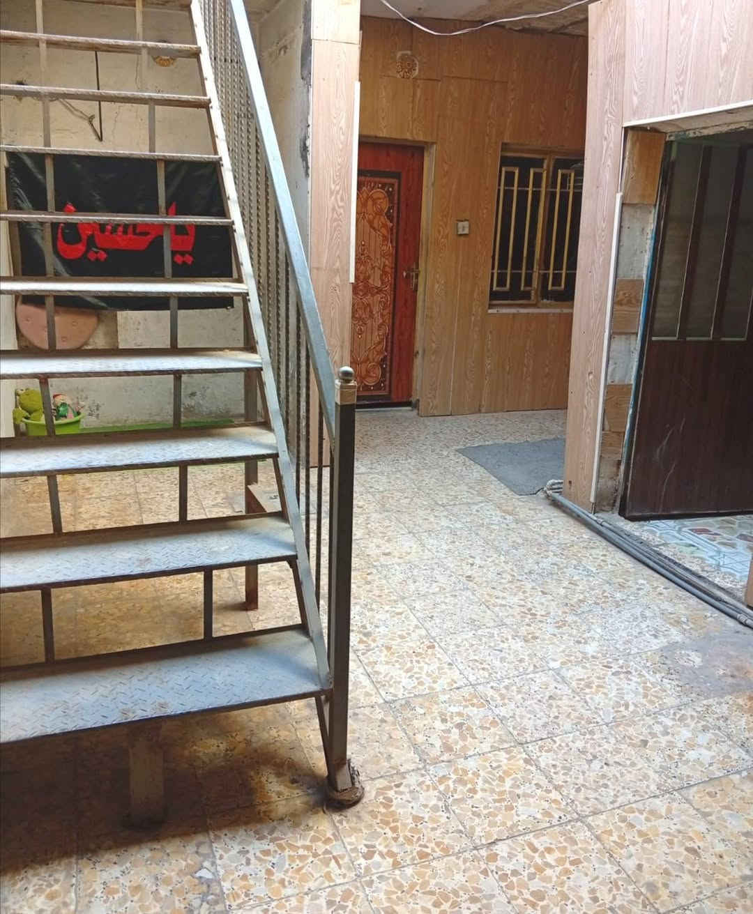 دار للبيع 100 متر مربع طابقين بالوشاش خلف شارع الحكام للاستفسار الاتصال على الرقم *********** واتساب
