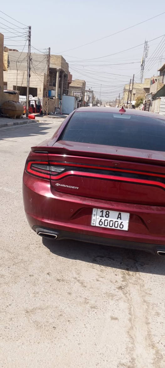 جارجر 6موديل 2018 داخله كلين بدون حادث بدون ايرباك هنا بل عراق صار بيها طخه بل صفحه البمنه ونصبغ بيها جاملغ خلفي وباب خلفي وباب امامي يمين والبنيد نصبغ بسب الجراد يعني اربع قطع صبغ بدون وداخل شرط sxt  سياره سعر 165 وبيها مجال ***********. سياره رقم بابل ومميز
