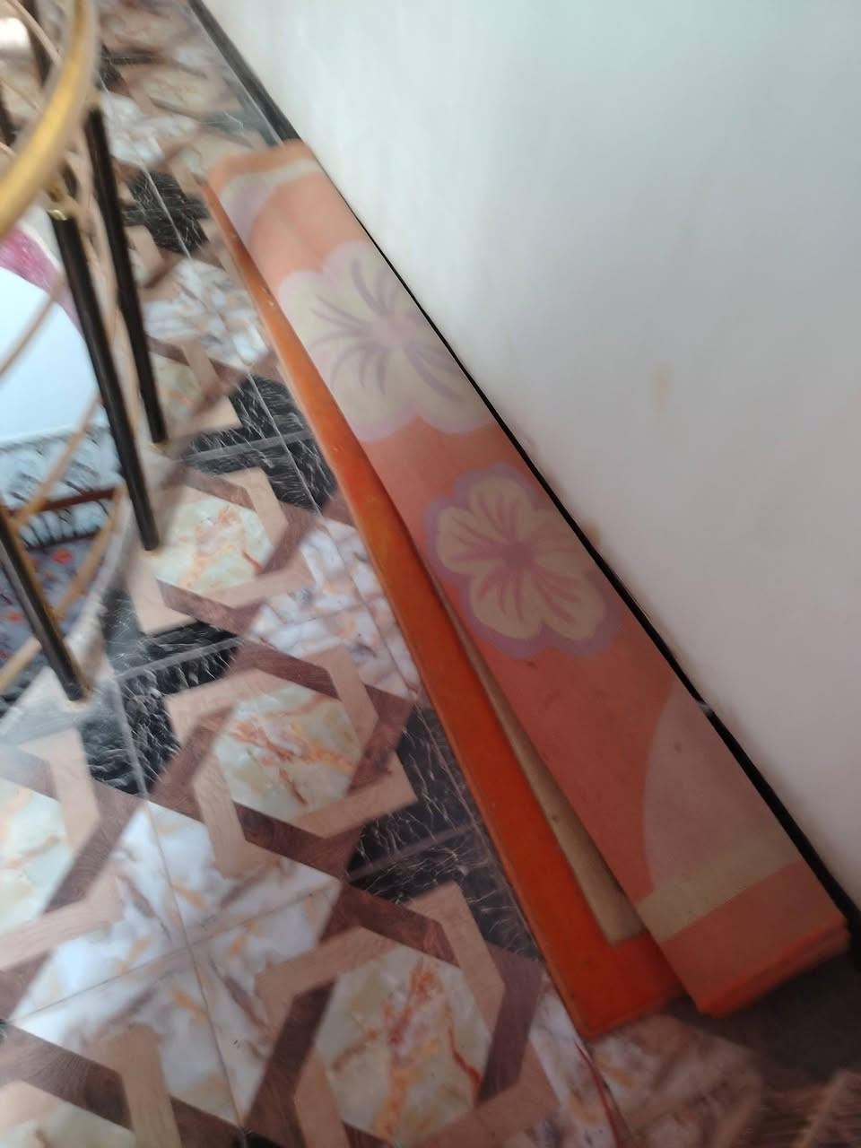 السلام عليكم زوليه ثنين ونص في 3 زائد حصيره 3 في 4 ثنينهن 35 هاتف ***********
