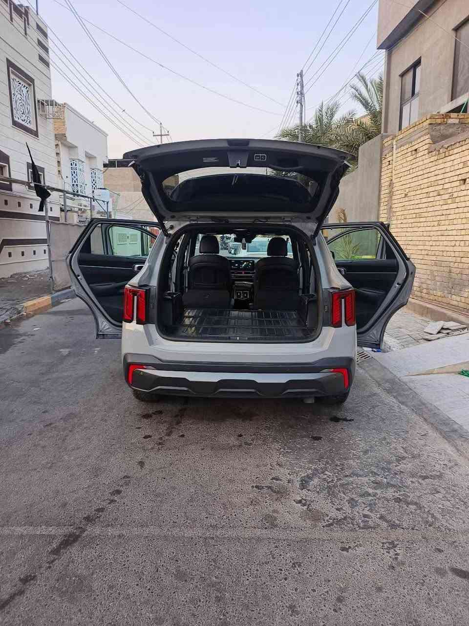 السلام عليكم
سورنتو 2024 X-line فول الفول Prestige

وارد امريكي 

(مــواصـفـات السـيـارة)

صبغ في البنيد شبرين والباقي كلير 

4 كامرات امامي وخلفي وجوانب 

بانوراما موجود 

بصمة تشغيل + بيبان + صندوق +تشغيل عن بعد 

ترحيب عند الاقتراب

مري شفط + كهرباء + رادار + ترحيب

كشنات جلد + تدفئة + تبريد + كهرباء + منفصل vip

سياقة ذاتية + تحديد مسار + 

رادارات امامي ٣ + ٢ مستشعرات +رادارات خلفي ٣ + جانبي٢ 

التوقف الذاتي عند الرجوع + التوقف الذاتي عند التحسس بالاقتراب

٦ حساسات امامي + ٦ حساسات خلفي

هند بريك بصمة

4x4 فور ويل درايف

وضعيات السبورت والنورمل والايكو والسون والسمارت

تبريد منفصل + امامي خلفي

بجم زينون + بك لايت ليد هيلوجين بلادي

ويل كب بلادي بلاك حجم 20

محرك السيارة 2500 تيربو المرغوب بقوة 281 حصان 

ماشية (   ٢٤  )الف مايل

رقم بصره باسمنه (شهداء)

العنوان بصره قبله 

 السعر ((  250  )) 

للاستفسار           
***********
