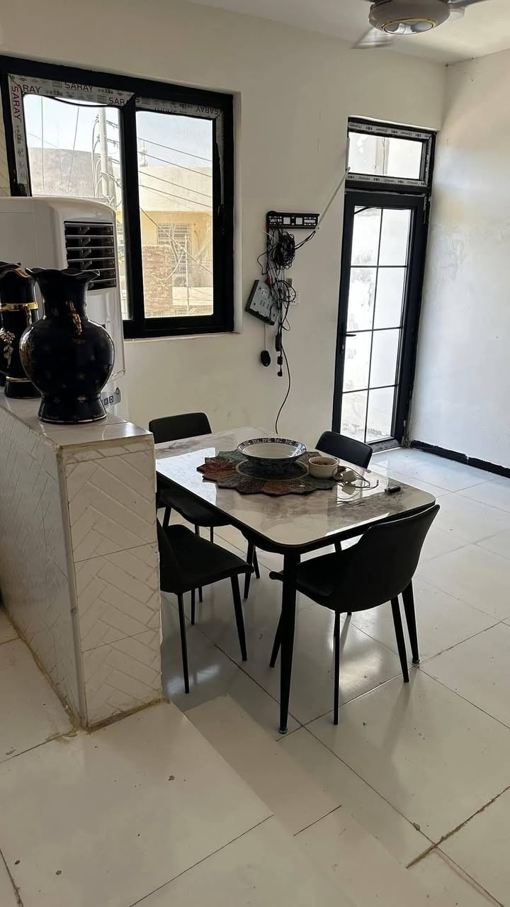 شقه موثثه الايجار  🏠طابق ثاني معزوله نضيفه جدٱ

تحتوي على غرفه وكنيدور ومناور ومطبخ وصحيات وسطح 

الموقع  🌏حي الصحه  يم مكتب  عامر الدلوي قريب على شارع الكورنيش 

قيمه الايجار  500 مقدمه 6اشهر

الاستفسار الإتصال بالرقم  ‎***********متوفر واتساب
