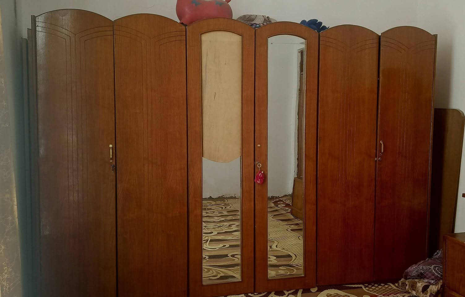غرفة نوم لبيع مستعجل لتواصل صاج تزكام ***********
