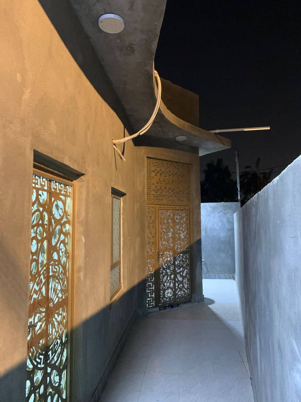 مساء الخير احبتي  بيت مساحة 200 م العنوان ابي الخصيب نهرخوز جهة شط العرب  يبعد عن الشارع السايدين ٦٠٠م نوع العقار  طابو زراعي السعر 135 مليون وبي مجال 
للاستفار ***********.📞
