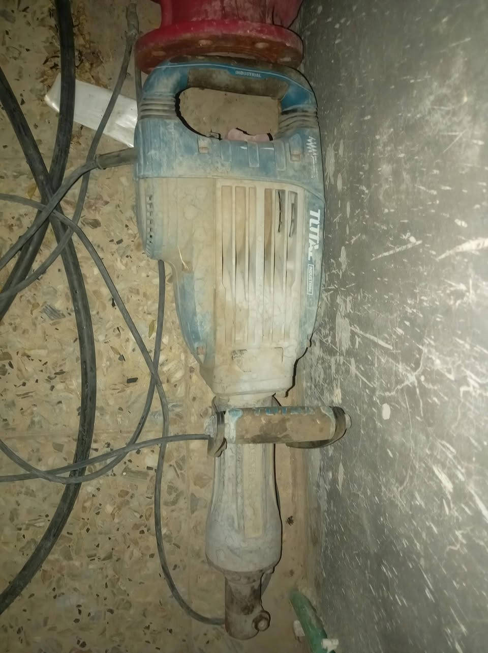 ⚡ مستعجل للبيع ⚡

جاك همر ماركة TOTAL صناعي
1700 واط قوة جبارة
بحالة ممتازة وجاهز للشغل

السعر: 140 الف وبي مجال بسيط للجاد
المكان: التاجي
للتواصل خاص او واتساب: ***********

اللي يريده للشغل هذا فرصه
