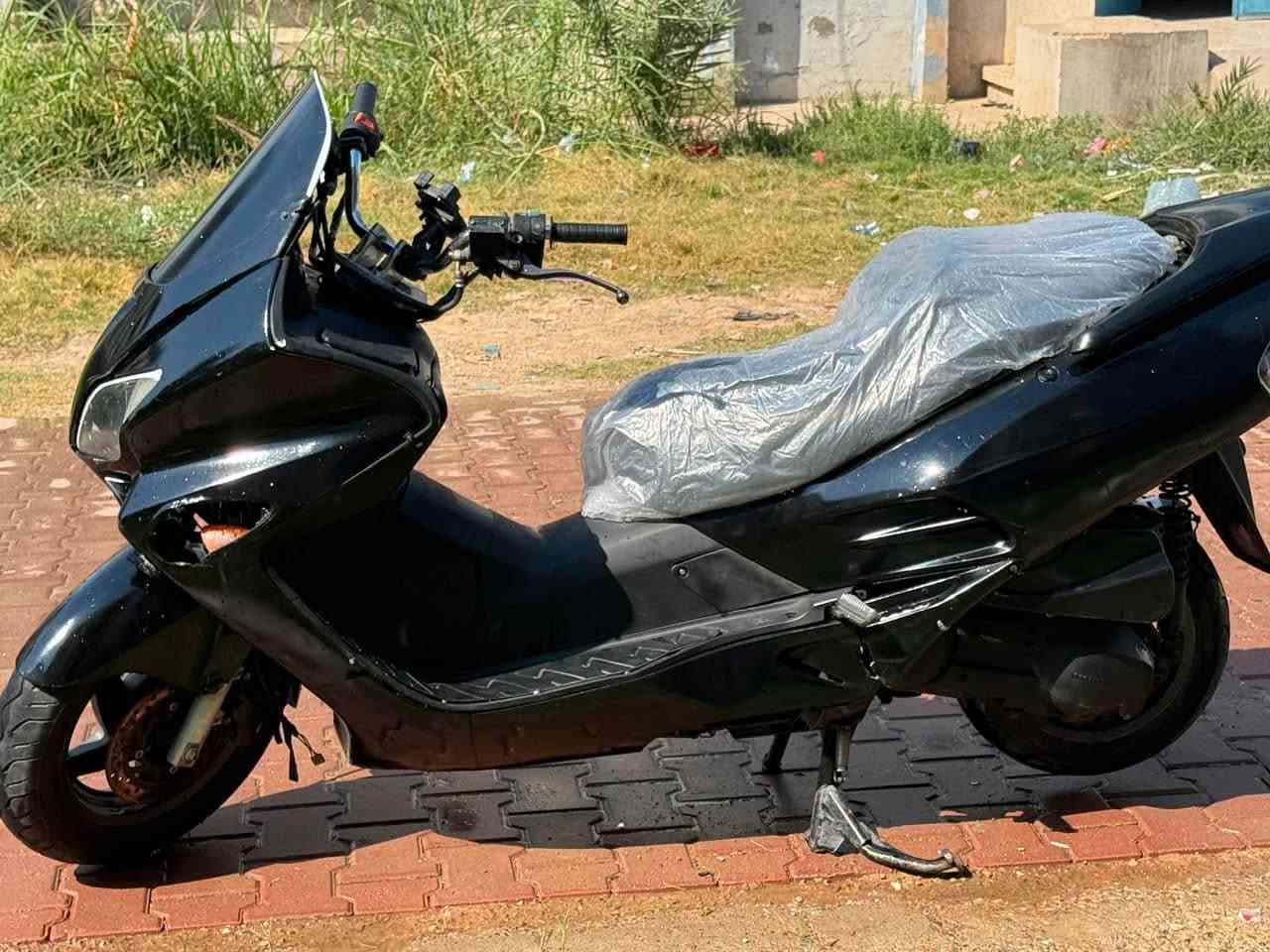 سلام عليكم ورحمة الله فورزه 06 للبيع مجفت كازكيت فقط مستعجل عل بيعتة لين عندي مريض مكاني كركوك جيب باتري وشغل نكره سلف شلعته حلوه رقمي***********
