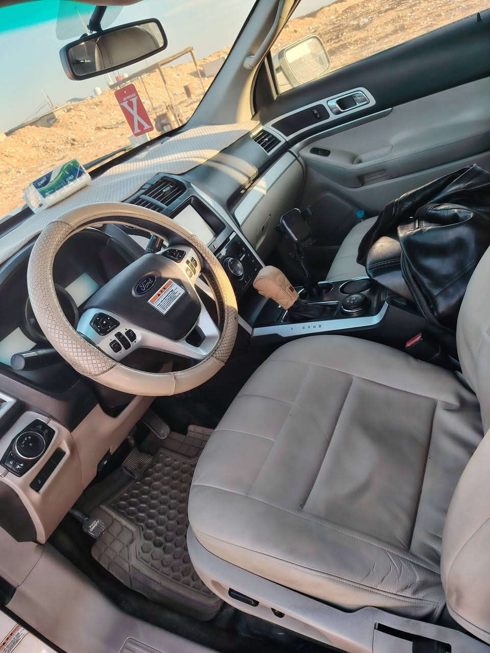 فورد اكسبلور موديل 2011 كشنات كهرباء جلد ٧ مقاعد رقم بغداد الدولي بيها حادث جاملغ خلفي ايسر وشويه بطرف الباب خلف الساىق وبيها تبديل بونيد بلادي طبق الاصل باركود شركه بدون صبغ معروضه ب 110 للاستفسار ***********

نص مكتوب في الصور:
- HONOR X9c