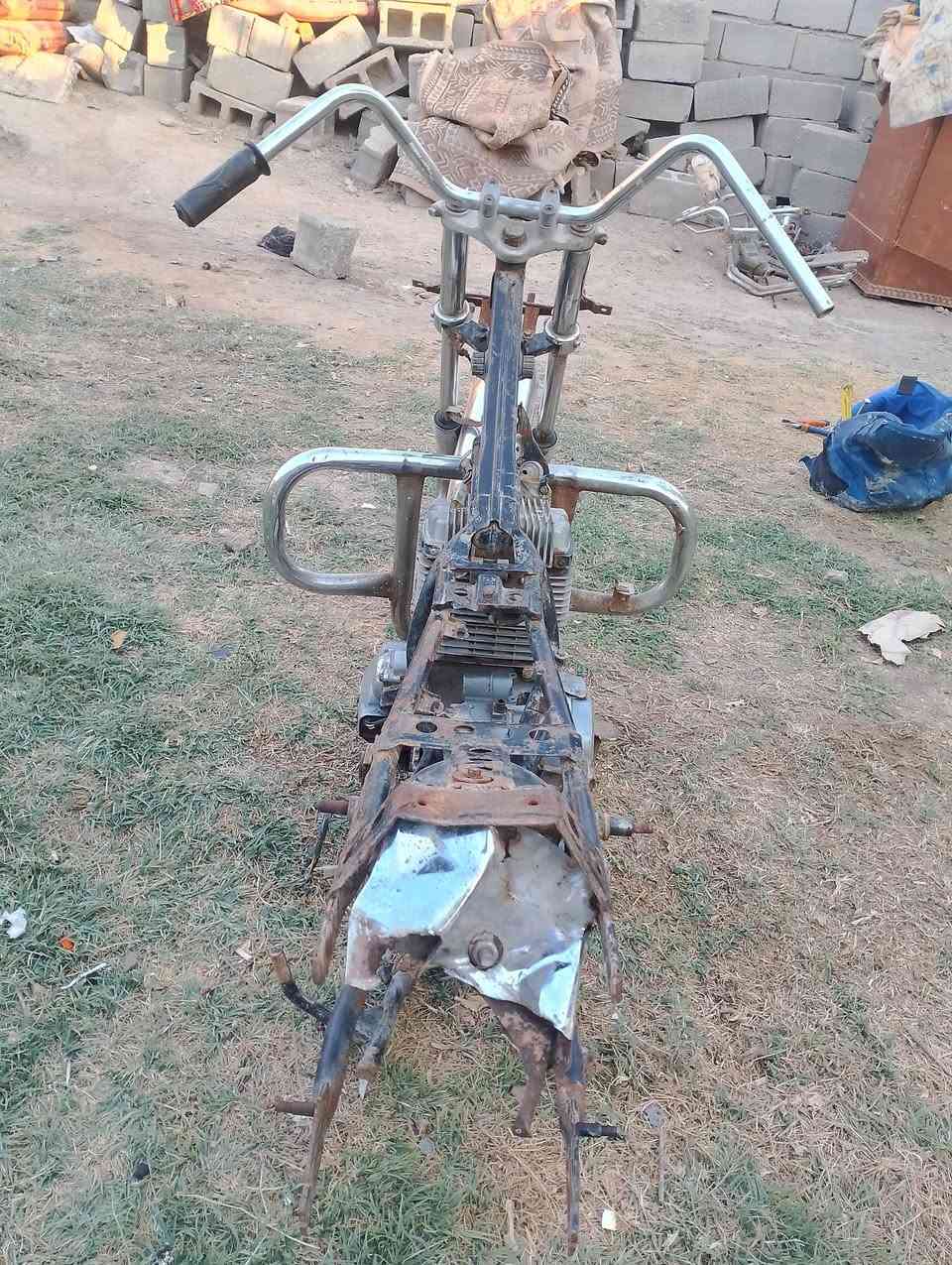 السلام عليكم
غراض جونده للبيع 
دبل امامي خلفي دگم كامله تانكي موجود بس ما مصورة سله كامله وهم ما مصورها: ومحرك الكرنك واگف وگطم هندر:  وشاصي موديل 2013  اوراق موجودة 
مكاني:  ناصريه ال صگبان خفاجه: 
الشراي يتواصل على هذا الرقم 
***********
 واتساب موجود
