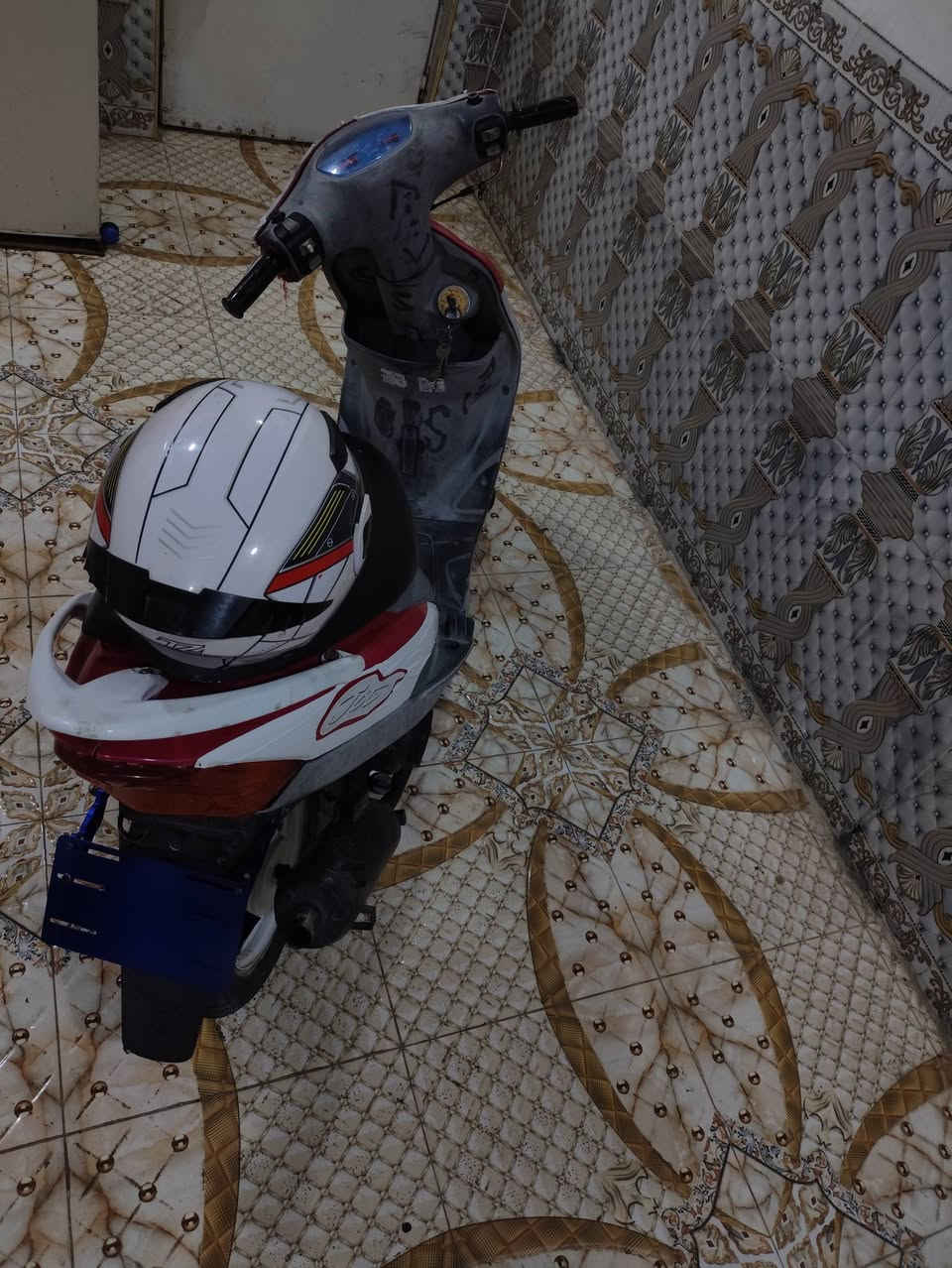 سلام عليكم دراجه ماكس منغولي
دراجه نضيفه وحلوه وكدامك بصور بعد احلاه من تشوفه
دراجه كامله مانقصه بس اشاير وسلف
دراجه مفتوحه مره وحده بس ولفات شرط يم احسن مصلح بسماوه علي سلمان دراجه من للبيت لشغل مامتعوبه 
دراجه مستعجل عله بيعته وعله ترتيبه هاذه ونضافه
سعره 650وبيه مجال للطيبين
الشراي هلا بي ولا تجيني بس تعامل وتكسر بسعره لن دراجه تستاهل
وجناي مايعامل
للستفسار اكثر وتساب  او تصل عليه
رقم [***********]
