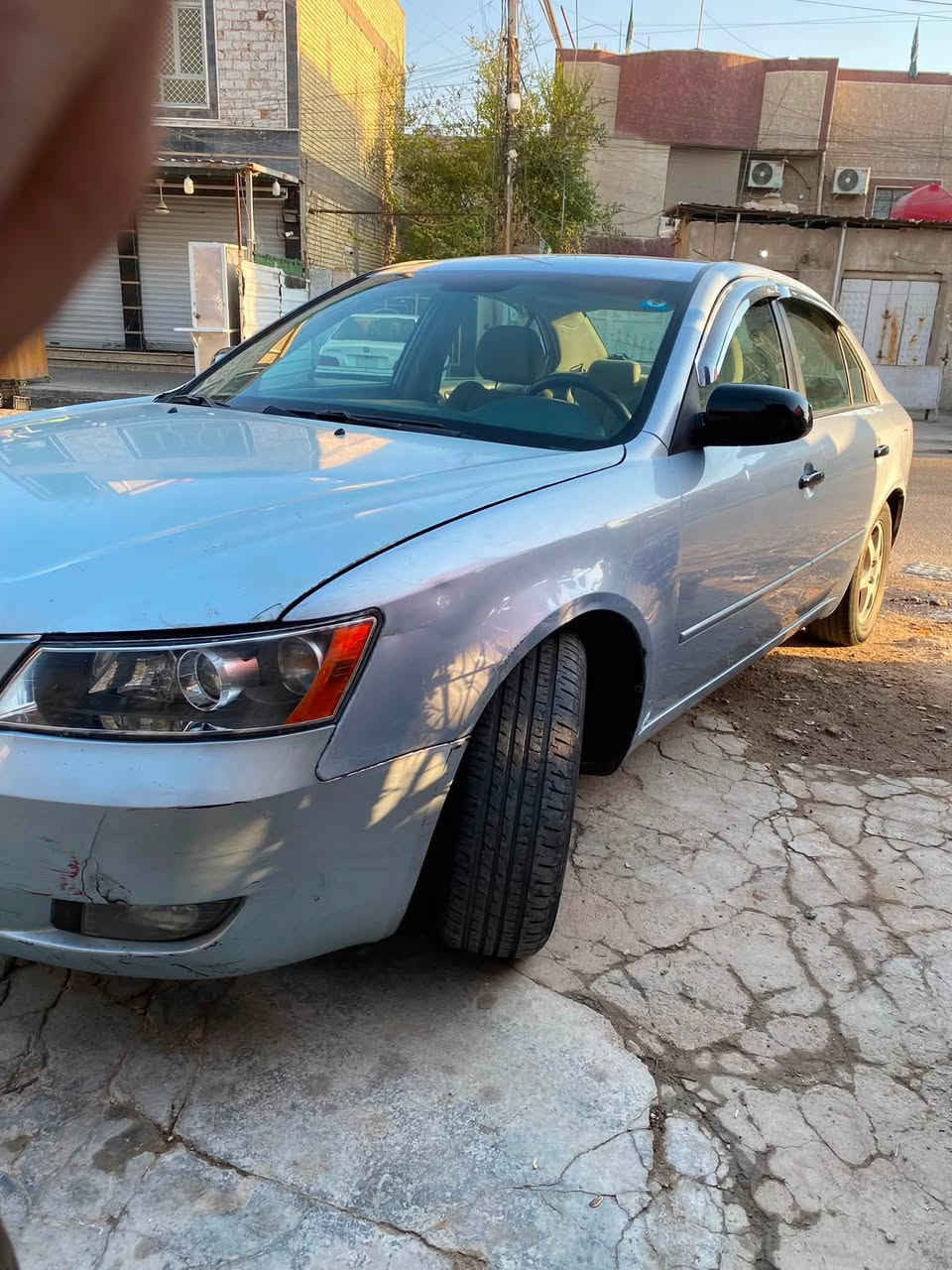 السلام عليكم 
سوناتا 2007 للبيع رقم بغداد مشروع وطني 
محرك V6 3300 
وارد كندي بس البنيد مصبوغ لا دواخل ولا لغود مكفولة
السعر 90 وبيها مجال 
مكاني بغداد الشعب 
للاستفسار ***********
