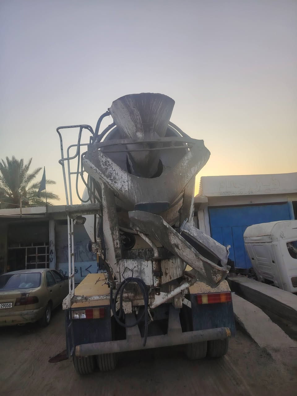 سلام عليكم لبيع جدر خباطه ١٠ متر جاهز للعمل مضخه خير من الله جاهز الاخير تجي تفحص جدر ومضخه على سياره لي بيهه هوه  مكان بابل حصوه سعر 90 بيه مجال رقم ***********

