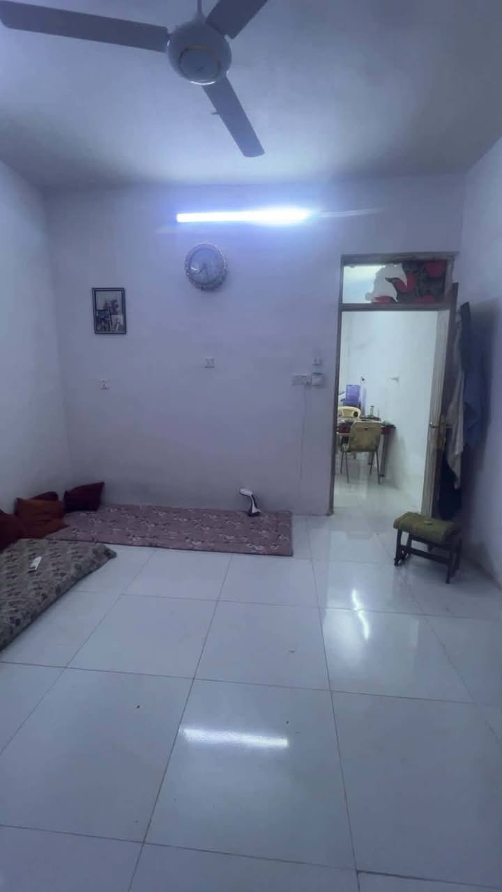🏠 للبيع بيت في حي الجهاد – ديوان المخابرات الجديد

📐 المساحة: 50م²
📏 الواجهة: 4م | النزال: 12.5م
🛏️ يتكون من غرفتي نوم + صالة + مطبخ + صحيات
🌳 تشجير ضمن البيت + كراج مقابل البيت وساحة
📍 القطعة ركن والبيت بصف الركن
📜 طابو صرف
✨ مع البيت كاونتر + مخزن

💰 السعر: 130 مليون وقابل للتفاوض

📞 للاستفسار والاتصال: ***********
