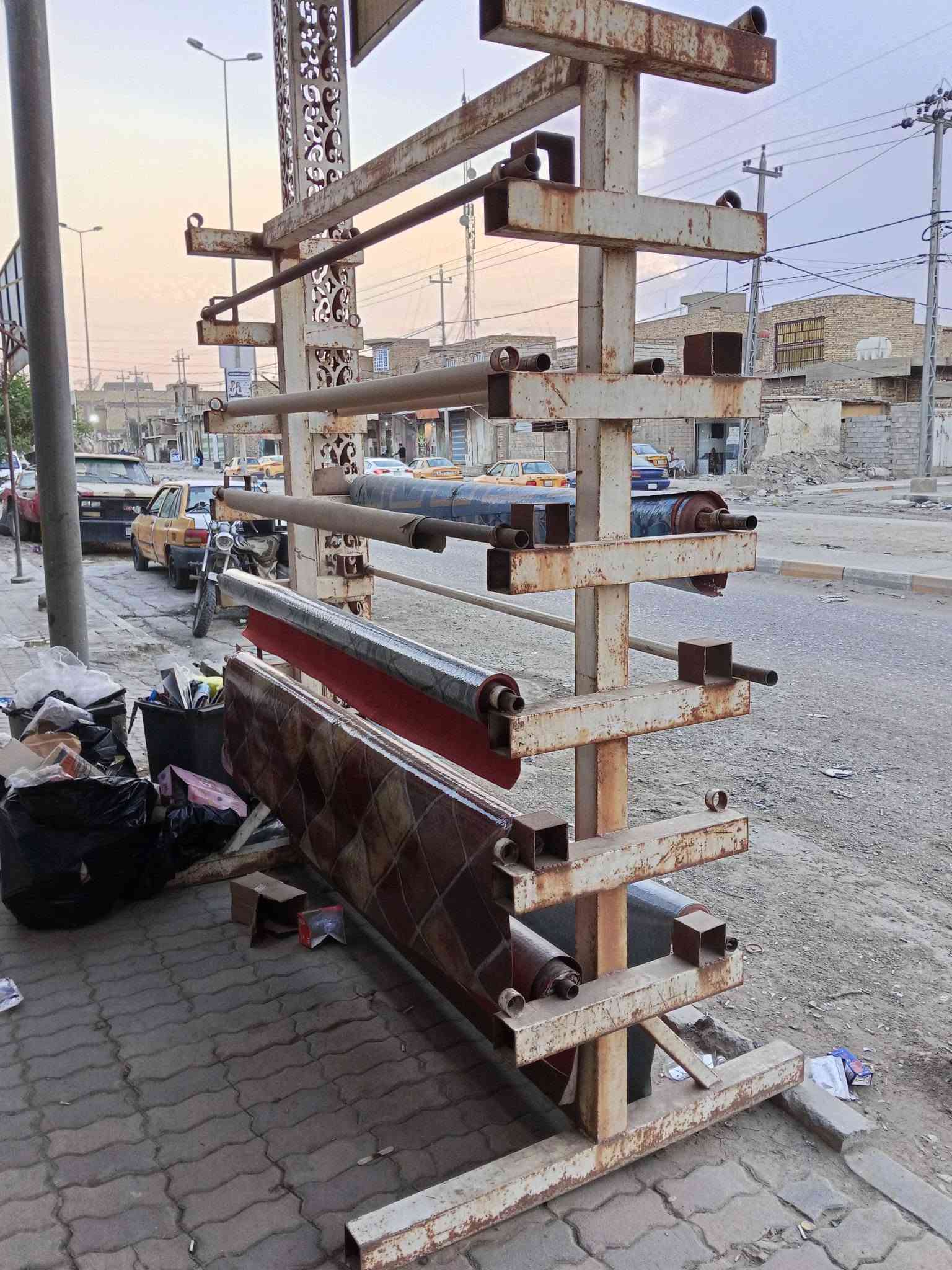 رفوف • حديد خشب • عارضة مفروشات