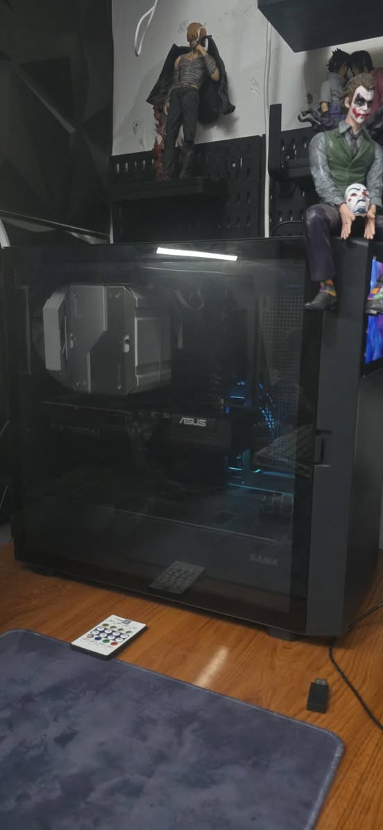 سلام عليكم تجميعة مستعمله للبيع
مواصفات  

:
🖥️ Intel Core i7-14700KF
🎮 ASUS RX 9070 XT 16GB
📡 ASUS TUF B760-PLUS WIFI
⚡ RAM DDR5 16GB 6000mhz
💾 NVMe SSD 2TB
🔋 Thermalright TG850 850W Gold
❄️ AG620 Infinity Cooler
✨ SAMA Case

تجميعه استعمال بسيط 

سعر 2500 وبي مجال للشراي

مكاني بغداد شالجيه لا يوجد توصيل 
للتواصل واتساب او اتصال فقط. ***********
