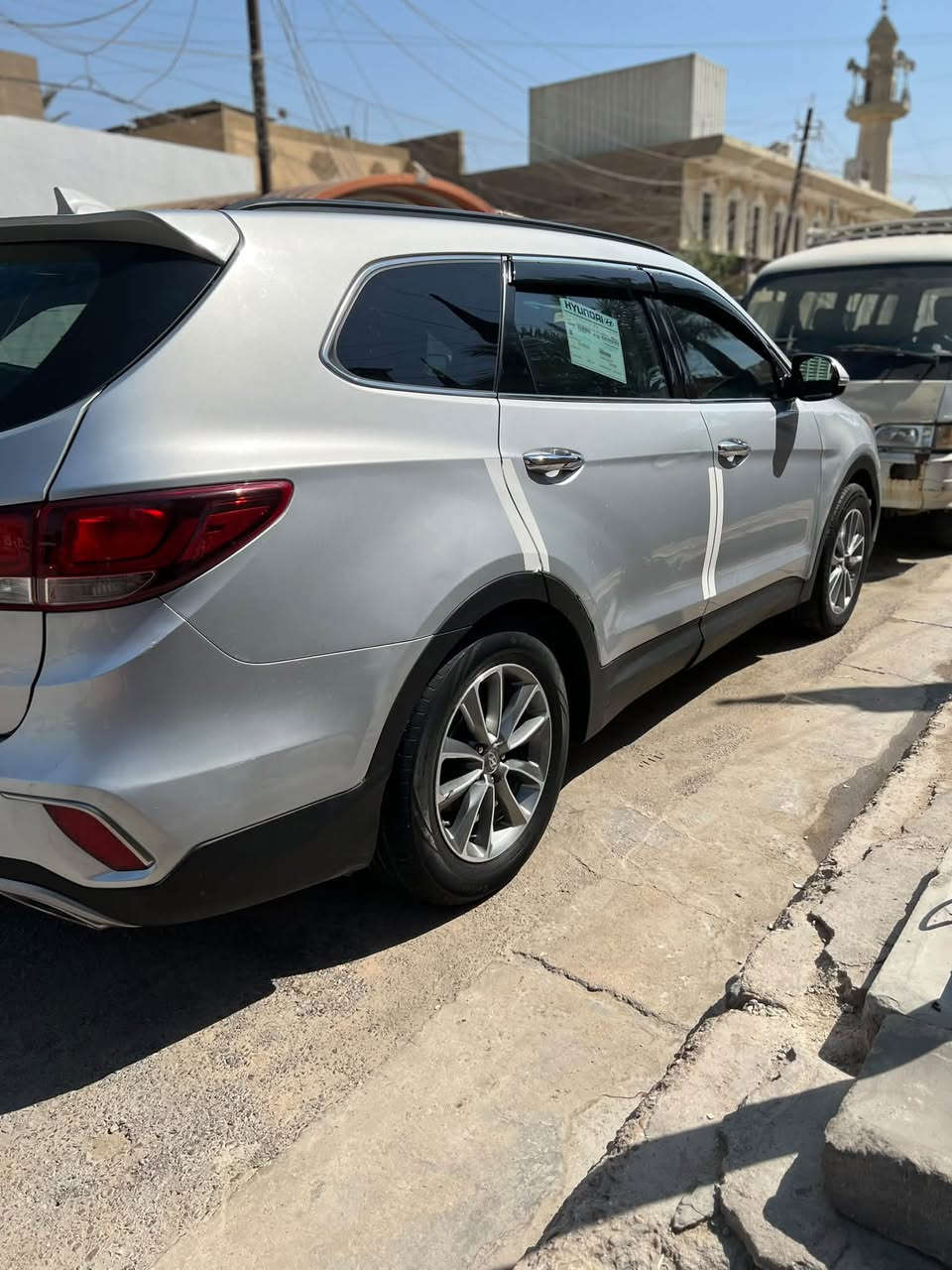 ترهم بيع أو مراوس

نص مكتوب في الصور:
- سياره سنتافيا مدل 2019 وارد مريكي فول حساسات مامي خلفي تحكمات ستيرن كشن كهرباء مساج 7 راكب 3 قطع تبريد مكينه 6 سلندر صور حادث في منشور مكان سياره بغداد ***********