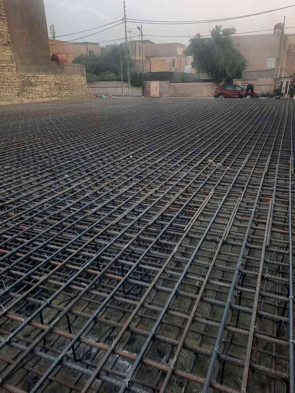 هيكل🏗️ درجة اولى🔥 170.. الف للمتر (داخل #بغداد فقط)
( العمل #نقد فقط ) ( ذرعة سقف )
هيكل طابوق اصفر ذرعة سقف بكوادر هندسية متخصصة 
-------------------------------
المواصفات : 
1- تهيئة الارض ورفع الانقاض + فرش جلمود و سبيس نوع النباعي مع الحدل الممتاز.
2-استخدام المبيدات ضد حشرة (الارضة) + فرش طبقة من النايلون الزراعي السميك.
3-عمل المجاري من نوع الامل الشريف المصري 
4-اساس نوع رفت بارتفاع 40 سم مسلح بواقع شبكتين بحديد ff العراقي او سابك السعودي مع عمل جسور بقطر 16 ملم تحت جميع الجدران .
5- كونكريت مركزي c35 من شركات معتمدة محلياً و خاضع للفحص .
6- عمل بادلو (بتلو) بارتفاع 20 سم و البناء بالطابوق الاصفر من معامل النهروان الخاضع للفحص و قليل الاملاح .
7- ارتفاع البناء لكل طابق 320 سم . 
8- عمل سقف كونكريت بسمك 20 سم مسلح شبكتين بحديد قطر 12 ملم مع عمل جسور ( رباطات) على جميع الجدران و بارتفاع (30) سم .. يصير مجموع الارتفاع 340 - 350 سم
9-بناء بيتونة بارتفاع 3 متر مع اضافة مردات ماء 
10- تنظيف الموقع و رفع الانقاض ..
-------------------------------------------------------
مهندس مصطفى 
  للمقاولات العامة 👷🏻‍♂️
تصميم ، تنفيذ ، اشراف 
📞 لمعرفة جميع العروض عبر الهاتف
***********
الموقع : بغداد ـ
