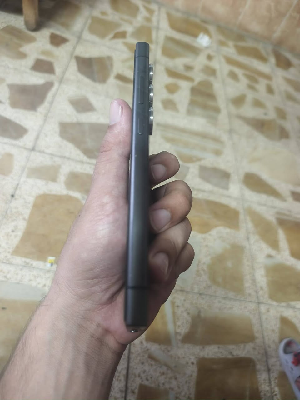 اسلام وعليكم اللبيع اس ٢٤ جهاز مكفول من كلشي فقط الضهر موضح بالصورة ومامئثر علي شي ذاكرة ٢٥٦ شرق اوسط دبل شريحة سعر ٨٥٠ وبي مجال ***********

