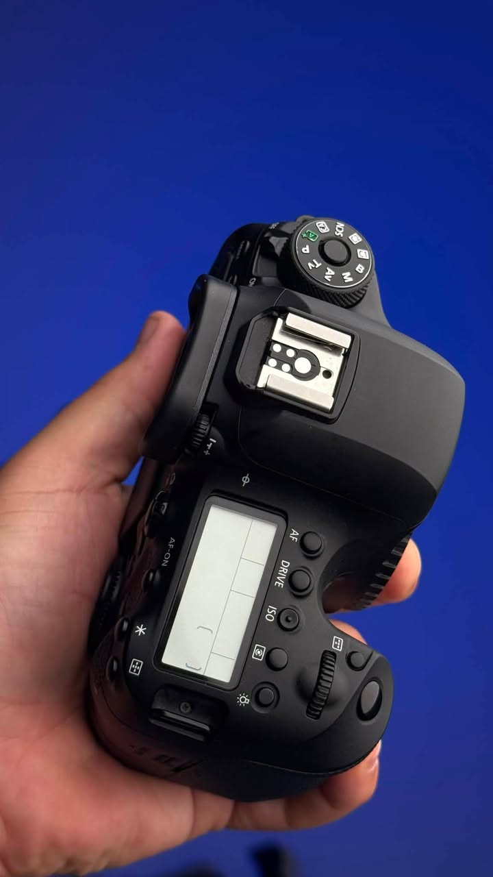 Canon 6d marki 2

اذ جنت تدور على كامره عملاقه مفوله مواصفات وتاخذها ويرتاح بالك ✅
كانون 6d marki 2 راح توصلك للاحتراف 🚩

فول فريم ✅
شاشه لمس قلابه كبيره ✅
نضام فوكس سريه دول بكسل ✅
45 نقطه فوكس ✅
معالج قوي وسريع جدا اداء dgic 7 ✅

😎26.2 ميكا بكسل 😍🫰🏻 يعني انسه شي اسمه نويز 😎
يعني صعد iso لل 40 الف وانت مرتاح 
لو تصور بنص الضلمه ماعليه شي ✅

الاتصال: Wi-Fi و Bluetooth لنقل الصور بسرعة للموبايل.✅

7 لقطات بل ثانيه الوحدة يعني ماتفوتك لحضه ☺️🚩

السعر 900 الف اطلبها الان اخر قطعه باقيه *********** 

شترها 10k يعني اخت الجديده 😍🤝

شنو تنتضر احجزها هسه وطور شغلك وتصويرك وانتقل للشغل الاحتراف💪

@الجميع
