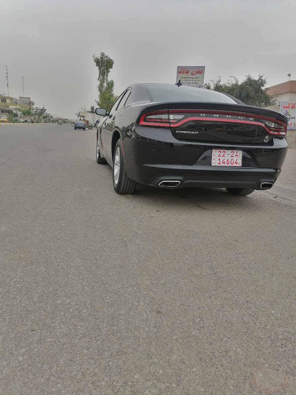 رقم موبايل الاستفسار:
***********
جارجر أسود SXT مؤصفاته معروفه
بصمه 
شاشه كبير 
كير ومحرك شرط 
ضرر جاملغ جهة السائق الأمامي بدون دواخل
بدون ايرباك.. 
بيها بطاقة بنزين
 شرط التحويل ماشيه,45 ميل
سنويه جديد رقم ألماني جديد
ماشاء الله تبارك الرحمن سياره حلوه ومرتبه مال بيت
رقم سليمانية إنكليزي.. كركوك, العراق
