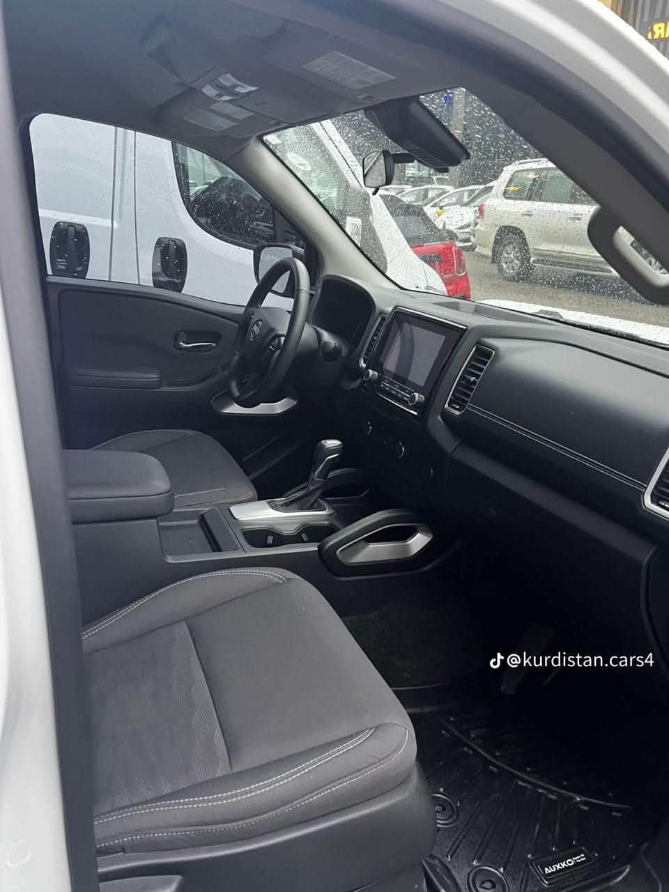 � للبيع – Nissan Frontier SV 2024

📌 رقم شاصی (VIN): 1N6ED1EJ8RN621274
📍 الموقع: دهوك

✨ مواصفات فئة SV:
• محرك 3.8 لتر V6 بقوة قوية واقتصادية
• قير أوتوماتيك 9 سرعات
• دفع خلفي (أو رباعي حسب التجهيز)
• شاشة 8 إنج مع Apple CarPlay و Android Auto
• كاميرا خلفية + حساسات
• تشغيل مفتاح ذكي (Keyless Entry)
• جنوط ألمنيوم
• مثبت سرعة
• نظام أمان Nissan Safety Shield

📊 الحالة:
• سيارة دخول جديد
• السيارة بس بنيد صبغ
• بدون دواخل

📌 معلومات إضافية:
• رقم كاتي دهوك
• تگدر تترقم إقليم كردستان

📞 للتواصل: ***********
وتسئاب موجود

نص مكتوب في الصور:
- @kurdistan.cars4
- Nissan Frontier SV2024