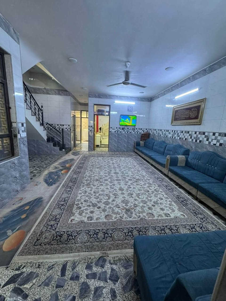 بيت للبيع لمساحه ١٨٥ متر بيت بناء حديث او مراوس حسب لقناعه لمعوقين شارع لوازات نهايته 
رقم لهاتف ***********٣
