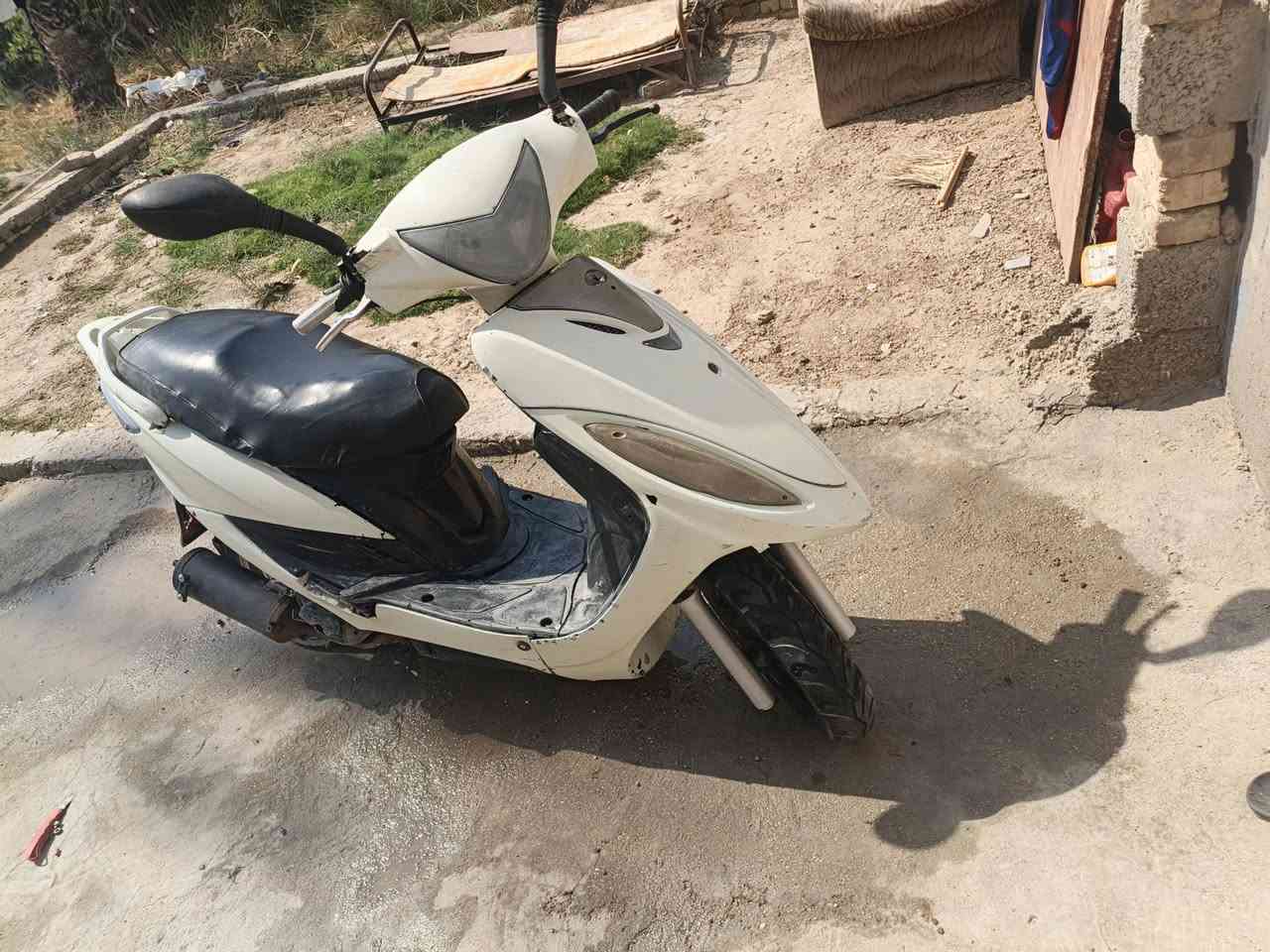 دراجه كامكو للبيع 200 الف   اتصل ***********
