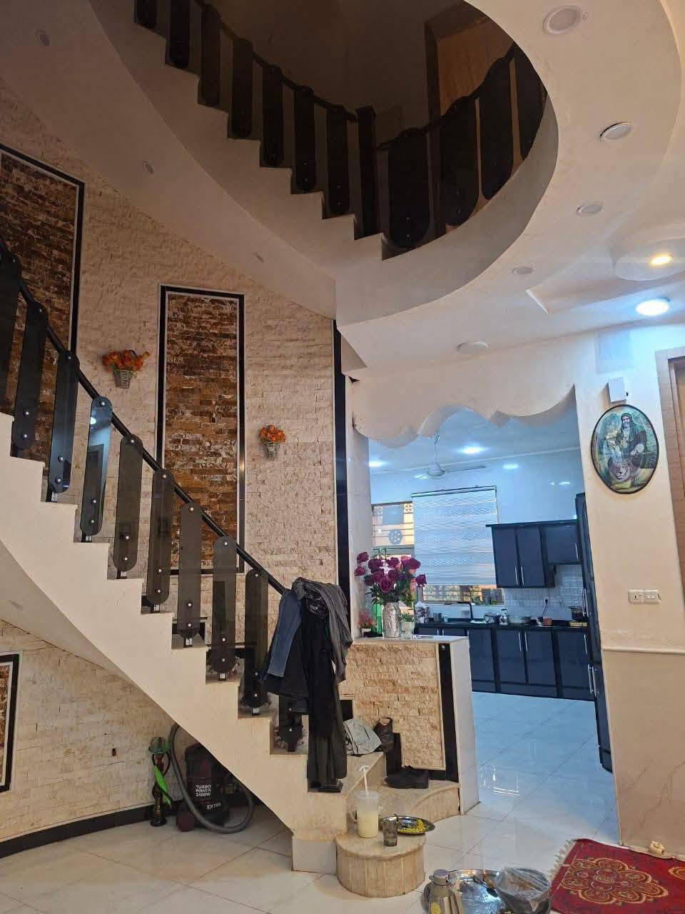 🏡 دار للبيع
📏 مساحة البناء 250 متر،

🌊 +فضلة شاطية 200 متر،

📍 العنوان حجي حسن 
قرب جامعة الإمام الصادق (عليه السلام)، 

🏯 طابقين

🔸 الطابق الأرضي يتكون من :
🛏️ غرف نوم عدد 2
🛋️ صالة
🍽️ مطبخ
🪟 أستقبال
🚪 مناور عدد 2
🛁 مجموعة صحية داخلية وخارجية
▪️ طارمة

🔹 إما الطابق الثاني يتكون من :
🛏️ غرف نوم عدد 2
🛋️ صالة
🚪 مناور عدد 2
🪟 شرفات عدد 2
🛁 مجموعة صحية

🔺 إضافة للبيتونة + صالة كبيرة

🧱 كونكريت، بناء سنة 2024، حديث

▪️ شغل درجة أولى

🔺 الواجهة 10.5، النزال 43

🌳 زراعي، سند 25

◼️ خدمات كاملة 

💰 السعر خاص أو الأتصال ع الرقم

📞 ***********
