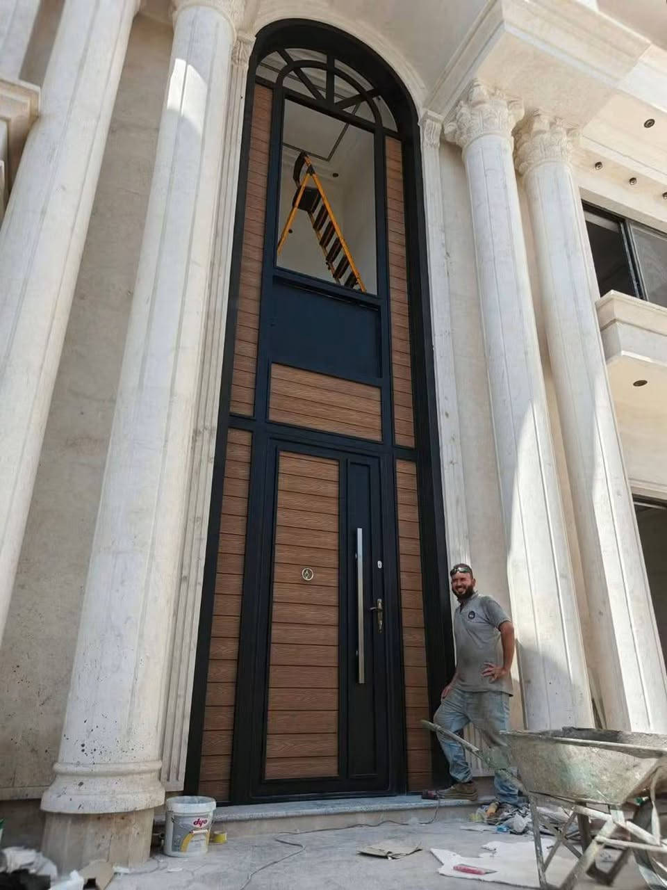 السلام عليكم حداده عامه أبواب شبابيك سقائف محجرات جميع أعمال الحداده عنواني كورنيش الفلوجه يوجد حداده متنقله للاستفسار الاتصال على الرقم ***********
