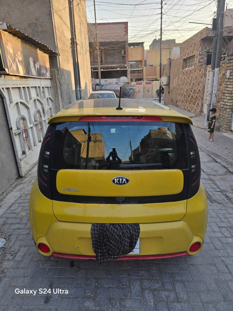 🚘 للبيع: كيا سول 2015 — فول مواصفات
المواصفات: 🔹 فتحة بانوراما
🔹 سلايدروف
🔹 كشنات جلد
🔹 شاشة كبيرة
🔹 كشنات أمامية تدفئة وتبريد
🔹 كشن السائق كهربائي
🔹 كشنات خلفية تدفئة
🔹 إضاءة داخلية LED
🔹 نظام صوت ستيريو مميز
🔹 سماعتان  دمام امامي و خلفي 
🔹 إضاءة بالسماعات الأمامية
🔹 ويل 17
🛠️ حالة السيارة
الحادث فقط بمقدمة البنيد والدعامية.
البنيد نفسه معمّر بارد.
بدون قطرة صبغ.
بدون إيرباك.
السيارة ليبل واحد.
بدون صبغ أو تبديل أي قطعة.
💰 السعر: ١١٠ دولار وبيه مجال 
***********
