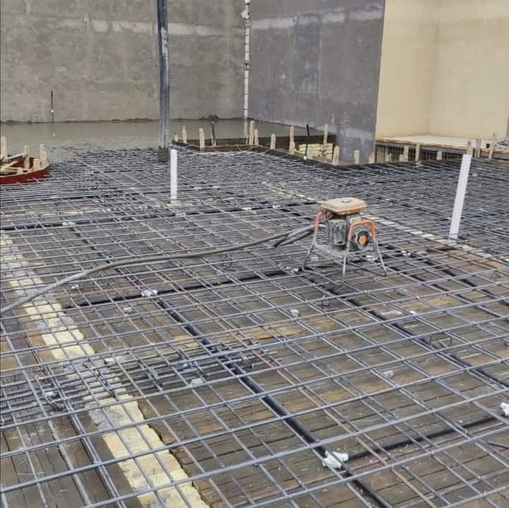 🏗️ شركة اللمسة الهندسية للمقاولات المحدودة 🏗️
عنواننا الجودة... وهدفنا رضا العميل!
تخطط لبناء منزل أحلامك أو مشروعك الاستثماري وتدور على شركة مضمونة تجمع بين الدقة، السرعة، والتسهيلات بالدفع؟ اللمسة الهندسية خيارك الأنسب لكل أعمال المقاولات والإنشاءات العامة!
خدماتنا المتميزة:
 🧱 أعمال الهيكل والصب: نجارة القالب والصب الكونكريتي وفق أعلى المواصفات الهندسية.
 💳 نظام الأقساط: خيار بناء الهيكل بالأقساط لتسهيل التنفيذ عليك بدون أعباء مالية مفاجئة!
 🏢 المشاريع المتنوعة: خبرة وإتقان في تنفيذ المشاريع السكنية، التجارية، والصناعية، وبناء المجمعات.
 🎨 التشطيبات والديكور: تنفيذ أحدث أعمال التشطيبات والديكورات الداخلية والخارجية بجودة عالية.
لماذا تختار "اللمسة الهندسية"؟
 ✅ جودة عالية ودقة متناهية في كل مراحل التنفيذ.
 ⏱️ التزام تام بالمواعيد وجدول التسليم المحدد.
 🛡️ ضمان تنفيذ وخدمة ما بعد التنفيذ لراحة بالك.
 💰 أسعار تنافسية تناسب ميزانيتك.
📞 للتواصل والاستفسار:
 واتساب / اتصال: ⁠***********⁠
 اتصال: ⁠***********⁠
📍 تواصل معنا اليوم وابدأ خطوتك الأولى نحو مشروعك!
