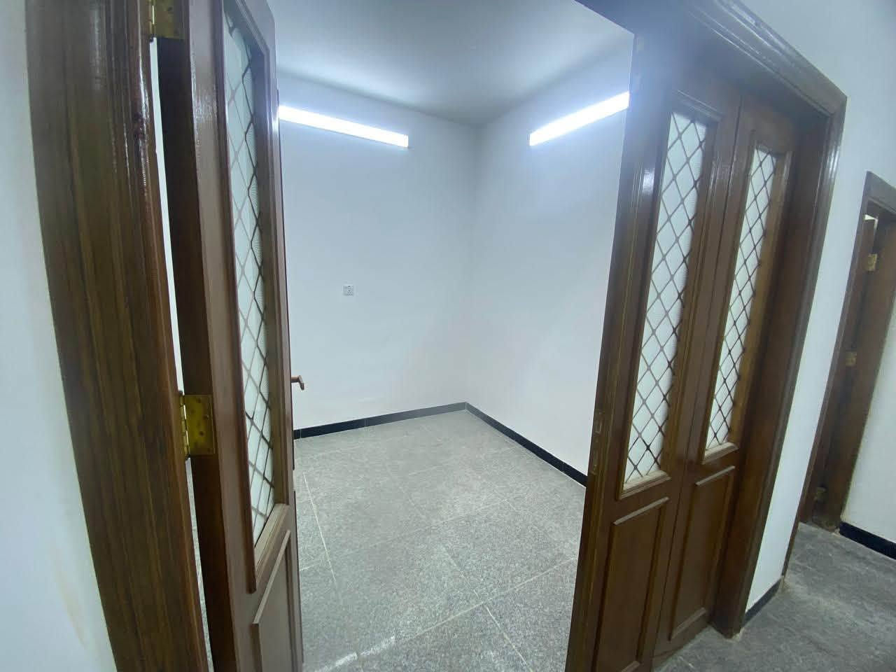 للأيجار في السيديه

شقة طابق اول فوق الارضي ✔️

مساحه 160 متر جدآ نظيفة وجاهزة للسكن ✅

تحتوي على 2 نوم وصاله ومطبخ وخدمات وسطح 🔶

الأيجار 600 الف قفل 🔒 

موقع السيديه الضباط 📍

للأستفسار اكثر ☎️📞

***********
