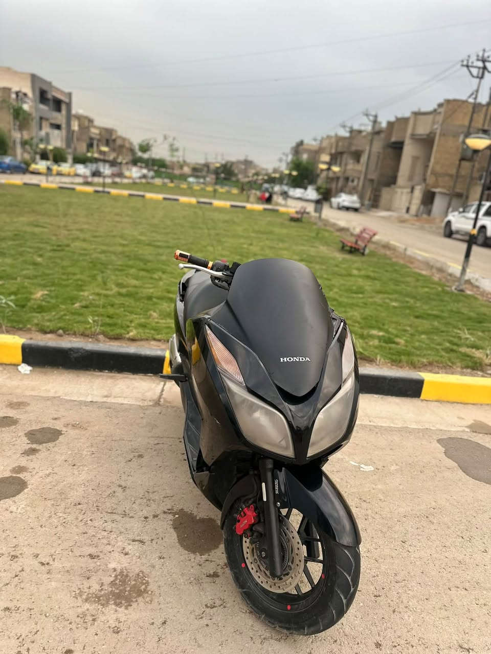 فورزا 012 للبيع
الدراجه نضيفه شوفت عينك كلشي موضح بلصور وسعرهه مناسب 1300.   مليون و300 الف 

بيهه بس الكلجات مالتهه فقط بلشلعه بيهه صوت اما بلمعدل كلشي مابيهه ابد 

مكانهه بغداد الجديده 

الاستفسار اكثر. ***********
