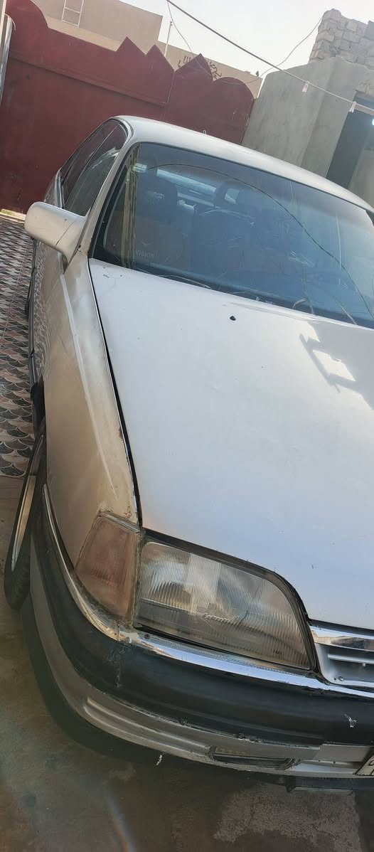 أوبل اوميكا 93 رقم واسط مشروع وطني 
سيارة جهازه كير عادي مكينة 20 المرغوب 
مكينة مبدل بيه كازكيت و كير  فوول 
كهرباء كلها شغاله 
غرفه نضيفه فول 
تقفيل 4 ابواب و جنطة 
كشر نضيف مثل ما واضح بالصور 
سنوية لل ٢٦ شهر 11 تحويل ثاني يوم 
واسط زبيدية
***********
السعر 18$ بيع مستعجل
