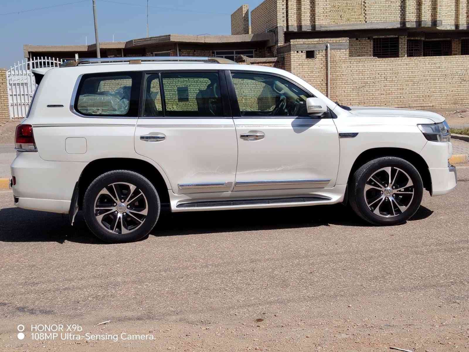 لاندكروزر 2009 سياره فول مواصفات بريميه دي بي دي بالقماره ثلاث قطع تبريد بصمه محدثه داخلي وخارج تحديث اصلي سياره بيها كيف هي خفيفه ما واصله القماره صبغه درجه اولى عليها ادامه كامله حداديه ماكينه السعر 205 المكان ناحيه طليعه***********

نص مكتوب في الصور:
- O HONOR X9b 108MP Ultra-Sensing Camera
- HONOR X9b
- 108MP Ultra-Sensing Camera
- O HONOR X9b 108MP Ultra Sensing Camera
- HONOR X9b 108MP Ultra-Sensing Camera