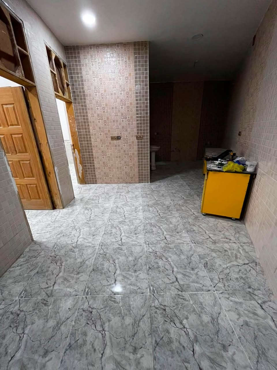 مشتمــــل   للايجــار  

بنـــاء حديـــث 

الموقــــــع // حـــي الزهــراء قــرب حسينيــة الزهــراء 

#المساحـــــة // 100  م 

المحتويــــات // 
 // غرفـــة نــــوم ومطبـــخ واستقبـــال ومجمـــع صحيـــات وكلـــدور وطرمـــة صغيـــرة 
 
للاستفســــار  الاتصــــال // 
***********
***********
او زيـــارة مكتـــب رؤيـــة المستقبــــل للعقــار  
الكائـــن في  حي الحسيــن على اليهوديــة قـرب حلويــات
