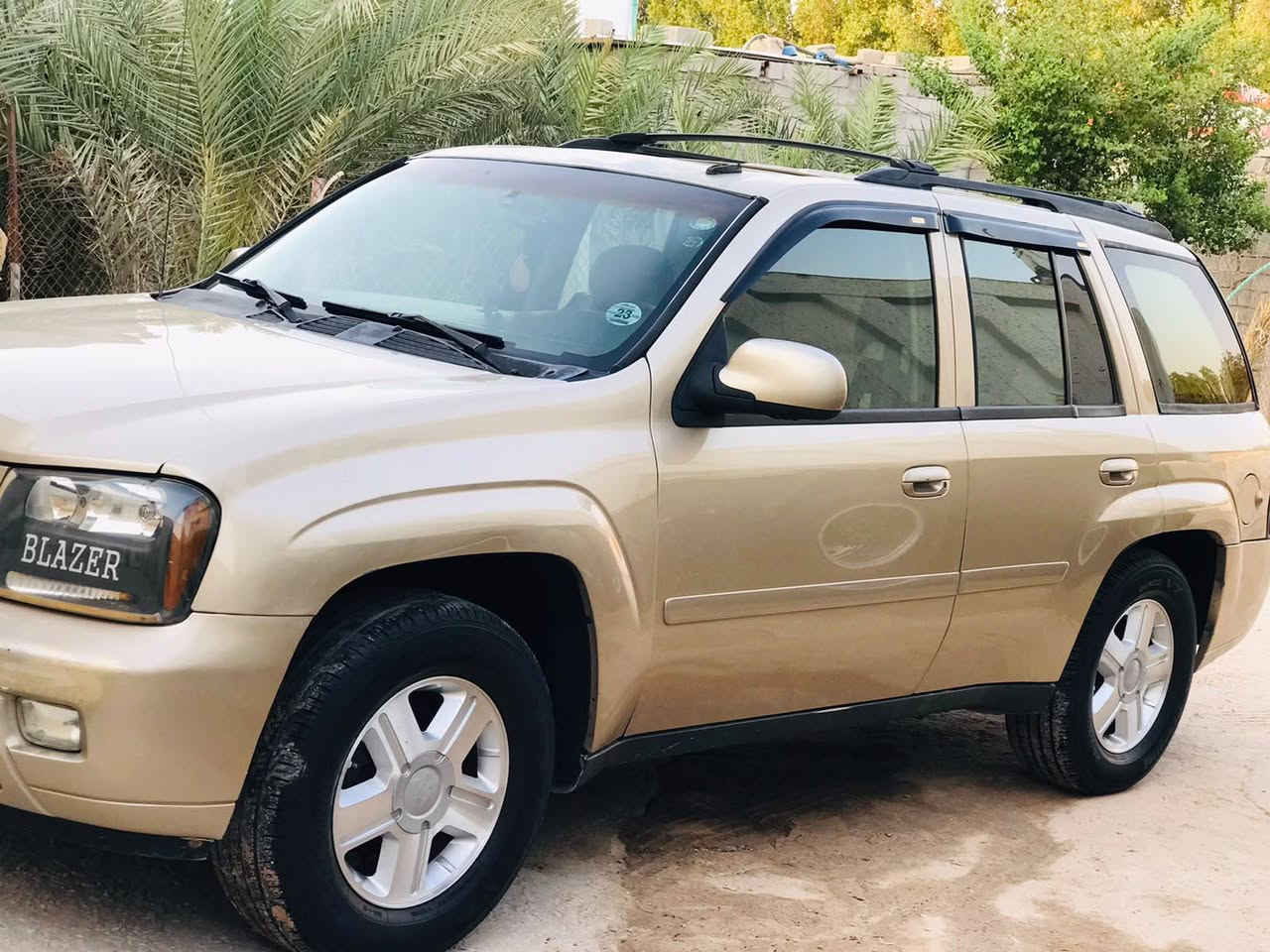 سلام عليك بلايز 2007 خليجي شكل التاهو تخم تاير التبريد قطعتين الكهربائيات كلها شغاله مكفوله من الصبغ والضربه والتبديل كشن كهربائيه تحكم ستيرن شاشه فتحه سقف السياره احلى من الصوره السعر 95وبيها مجال ..سبب البيع ...راعيها مقبل على الزواج ،،،،👩‍❤️‍👨 ***********..***********
