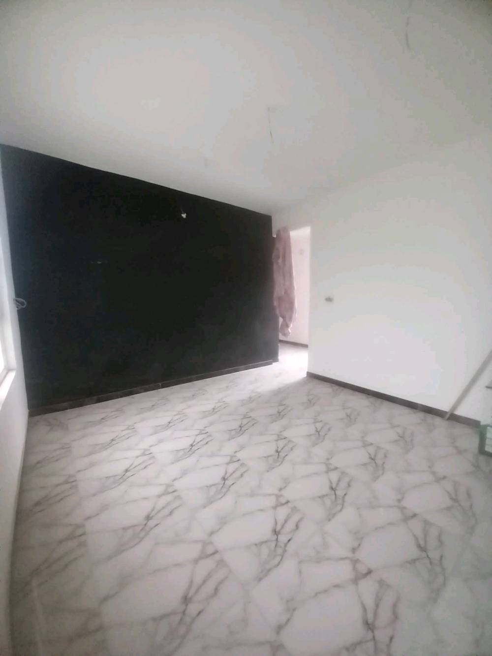 🏠 بيت للبيع – الزعفرانية

📐 المساحة: 100 متر مربع
🏢 طابقين

🔹 الطابق الأول:
• غرفة
• مطبخ
• استقبال
• هول
• صحيات

🔹 الطابق الثاني:
• غرفتين نوم
• هول
• صحيات
• مخزن

📜 السند: زراعي – سند 25
💰 السعر: 80 مليون

📍 العنوان: بغداد – الزعفرانية، نهاية شارع الكهرباء، شارع المختار الثقفي

📞 للاستفسار والاتصال:
***********
البيت شكد عمره تقريباً؟ وهل بيه أي ترميمات أو شغل سابق لازم ينذكر بالمواصفات؟: 
بناء 2023 نقصه فقط واجها
عدادات وخدمات الدار شلون وضعها هسه: كهرباء، مي، صرف صحي، وكلشي شغال لو لا؟: 
كامل من الماء والكهرباء والمجاري
العنوان دقيق أكثر وين بالضبط بالزعفرانية؟ وإذا تحب تضيف معلم قريب حتى يسهل على الزبون يوصل.: 
نهايه شارع الكهرباء شارع المختار الثقفي الفرع السادس مجاور اسواق نمبر ون
السعر قابل للمفاوضة لو ثابت؟ وتفضل البيع كاش لو أكو مجال للتقسيط/التسهيل؟: 
قابل للتفاوض 